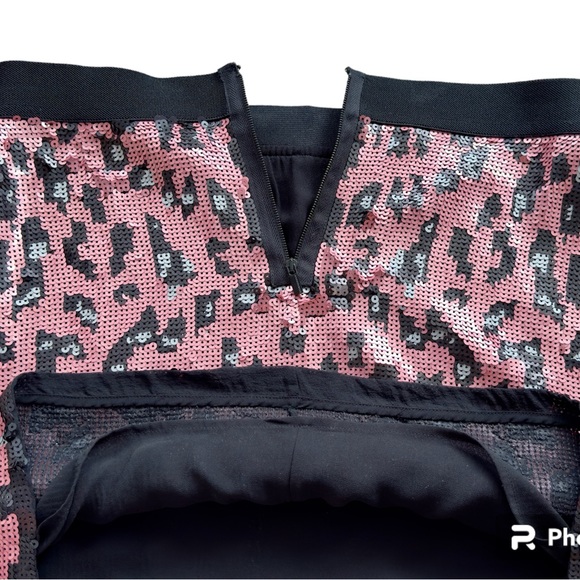 BCBGMAXAZRIA Sequin mini skirt; Black and pink; Size S; Excellent condition; - Picture 4 of 8